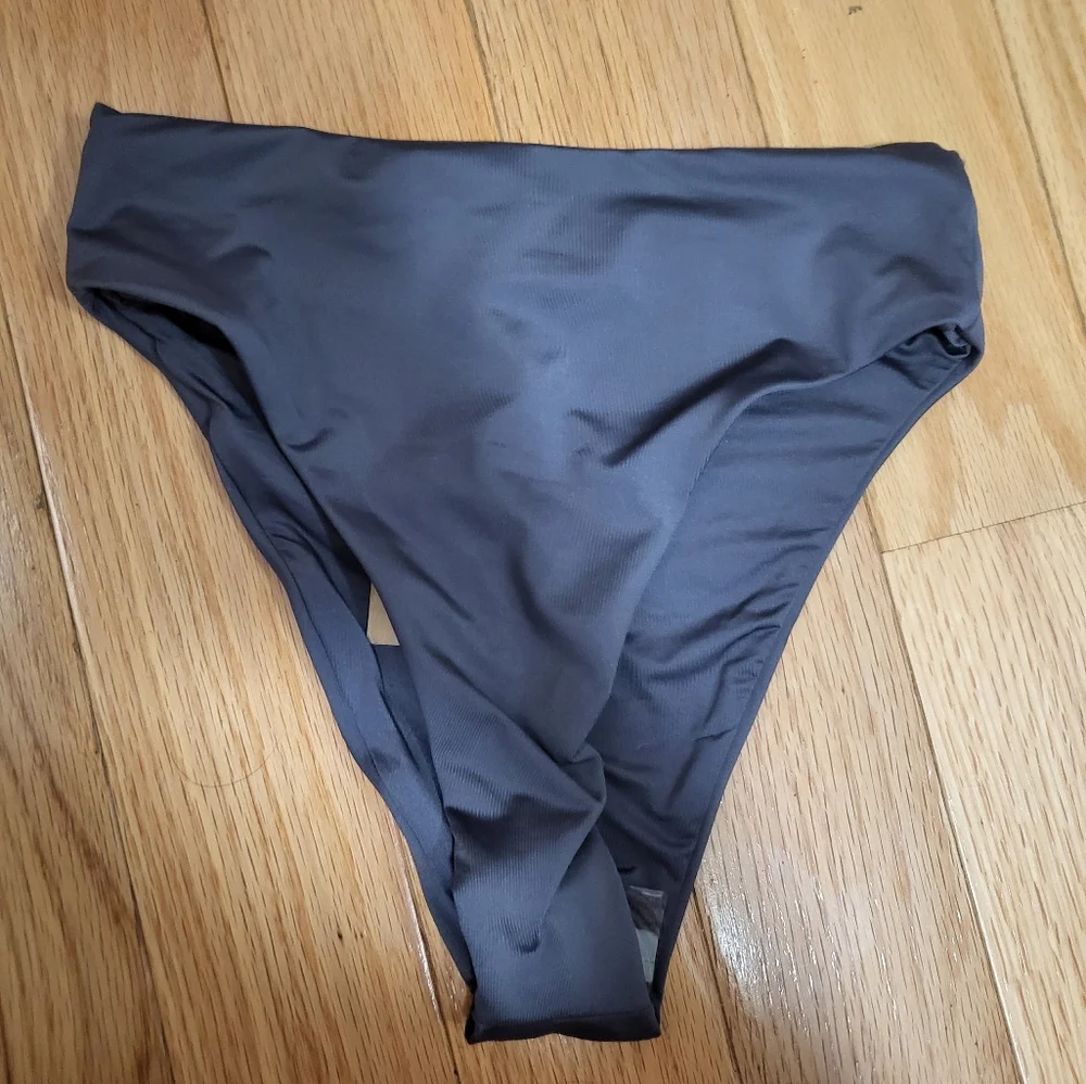NWT SKIMS SWIM RHINESTONE BANDEAU & MID WAIST BIKINI BOTTOM SET IN GUNMETAL